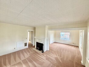 4457 Woodland Park Ave N, Unit A in Seattle, WA - Building Photo - Building Photo