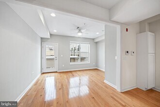 1437 Brown St-Unit -3 in Philadelphia, PA - Building Photo - Building Photo