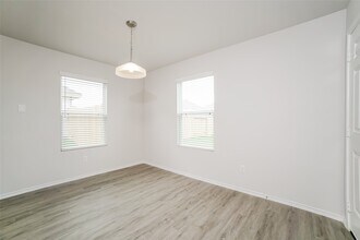 206 Mouflon Dr in Huntsville, TX - Building Photo - Building Photo