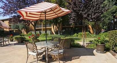 The Monterey Apartments in San Jose, CA - Foto de edificio - Building Photo