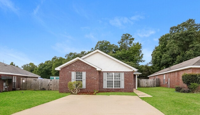 826 Cottage Ln
