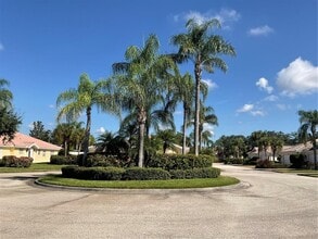 5518 Modena Pl in Sarasota, FL - Building Photo - Building Photo