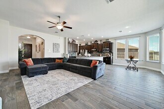20009 Wirrall Rd, Unit 4203 in Pflugerville, TX - Building Photo - Building Photo
