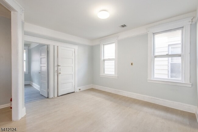 51 Maple St in Garfield, NJ - Building Photo - Building Photo