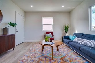 2212 E 15th St in Long Beach, CA - Foto de edificio - Building Photo