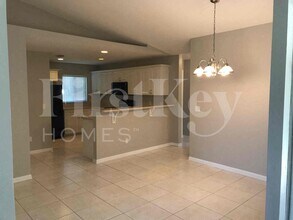 18205 Apple Rd in Ft. Myers, FL - Building Photo - Building Photo