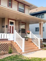 2332 E Washington Ave, Unit #1 in Madison, WI - Building Photo