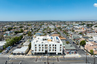 Azalea in Los Angeles, CA - Foto de edificio - Building Photo