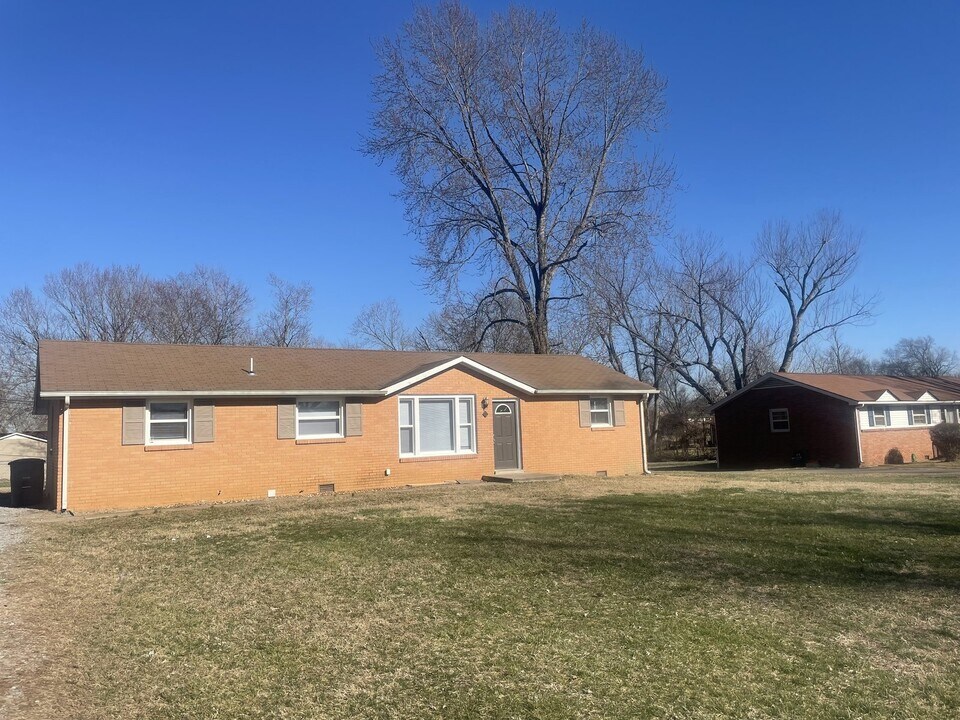 17 Lasalle St in Clarksville, TN - Building Photo