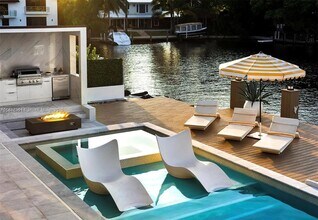 2225 NE 19th St in Fort Lauderdale, FL - Building Photo - Building Photo