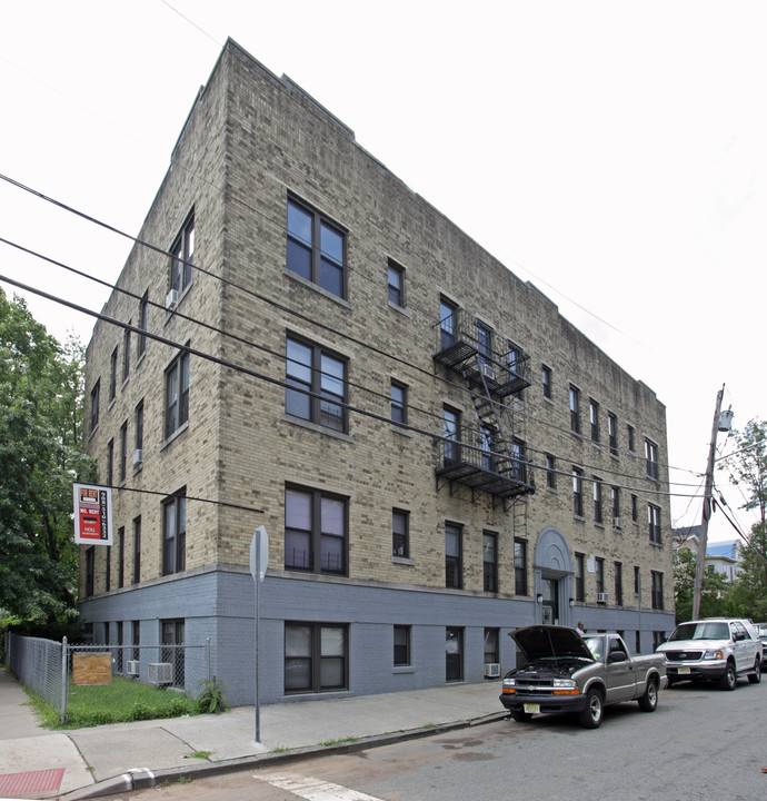 Noll Place Apartments in Newark, NJ - Building Photo