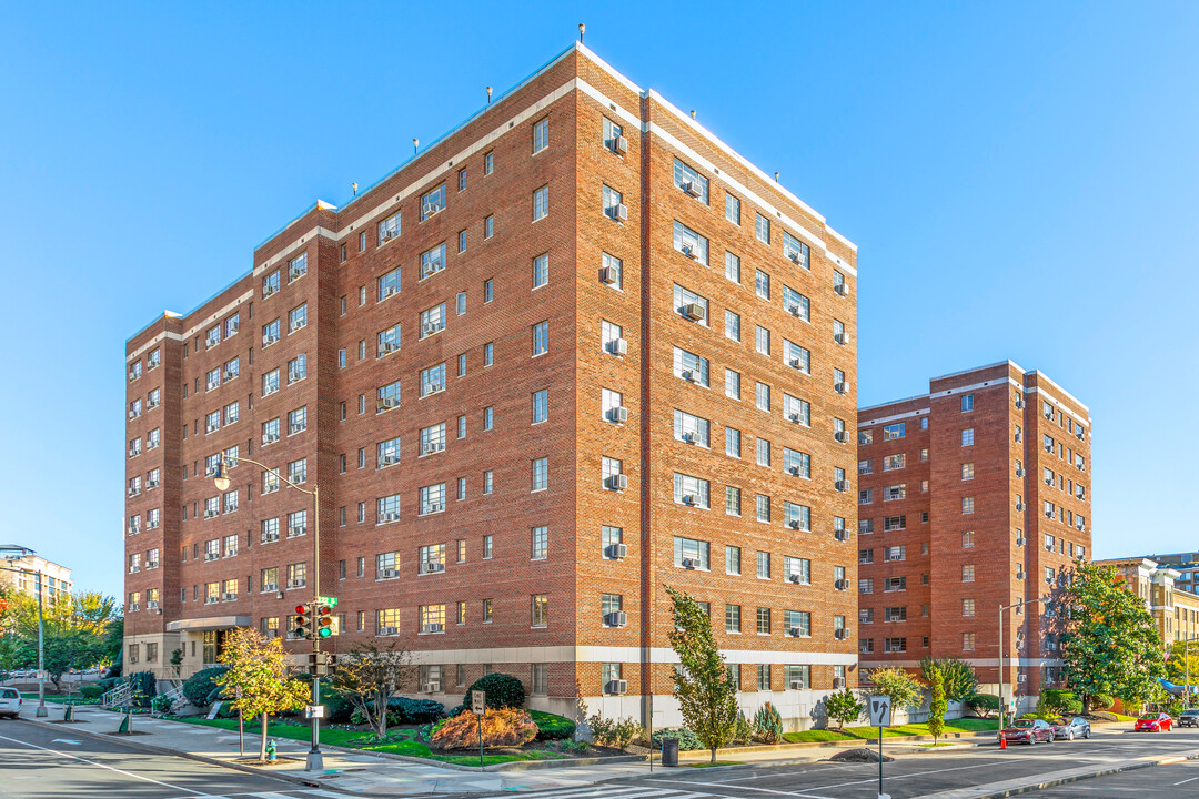 State House Apartments in Washington, DC - Building Photo