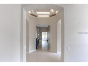 4635 Whispering Wind Ave in Tampa, FL - Building Photo - Building Photo