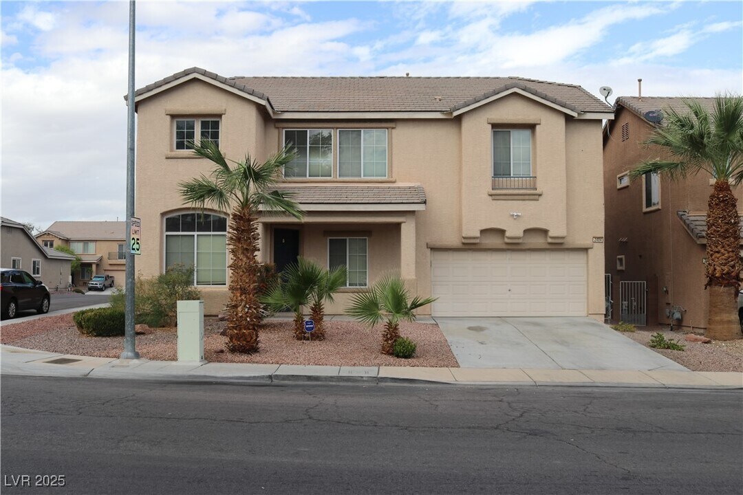 2404 Alma Lidia Ave in North Las Vegas, NV - Building Photo