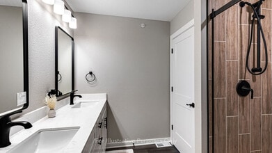 Granby Townhomes in Kansas City, MO - Building Photo - Building Photo