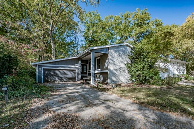 property at 1887 Carriage Hill Rd