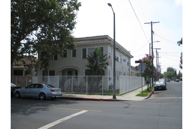 2310 Ellendale Pl in Los Angeles, CA - Foto de edificio