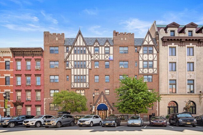 property at 1015 Washington St