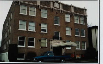 The James Apartments in Seattle, WA - Building Photo - Building Photo