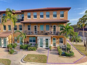 14774 SW 10th St in Pembroke Pines, FL - Building Photo - Building Photo