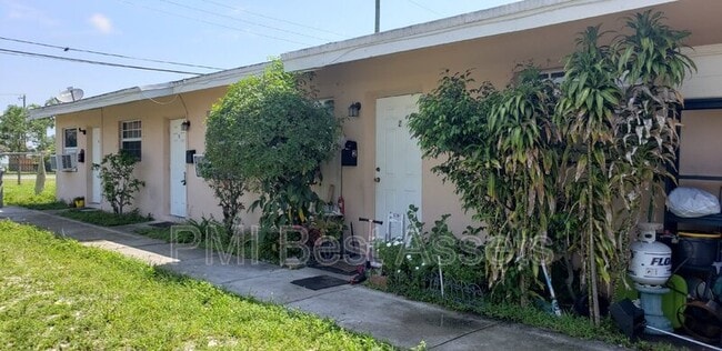 2711 NW 1st St in Pompano Beach, FL - Building Photo - Building Photo