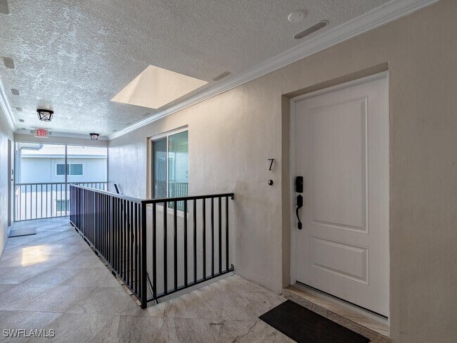 4180 Crayton Rd in Naples, FL - Foto de edificio - Building Photo