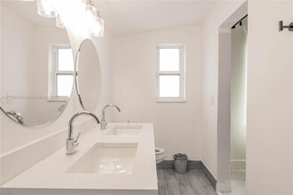 2454 Nassau Ln in Fort Lauderdale, FL - Building Photo - Building Photo