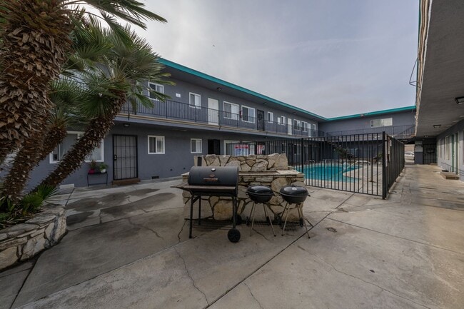13637 Cordary Ave in Hawthorne, CA - Building Photo - Building Photo