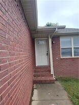 995 Vale St in Springdale, AR - Building Photo