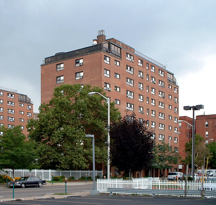 25 Exchange St in Binghamton, NY - Building Photo