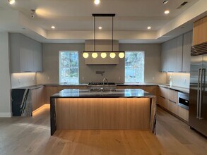 215 Verano Dr in Los Altos, CA - Building Photo - Building Photo