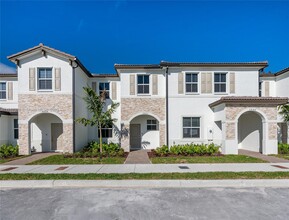 2890 SE 26th Ter in Homestead, FL - Foto de edificio - Building Photo