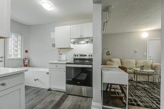 83 Gibson Ave in Hamilton, ON - Building Photo - Building Photo