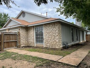 706 Peterson St in Round Rock, TX - Building Photo - Building Photo