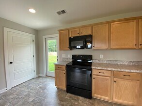 370 Sunlight Cr in Talladega, AL - Building Photo - Building Photo