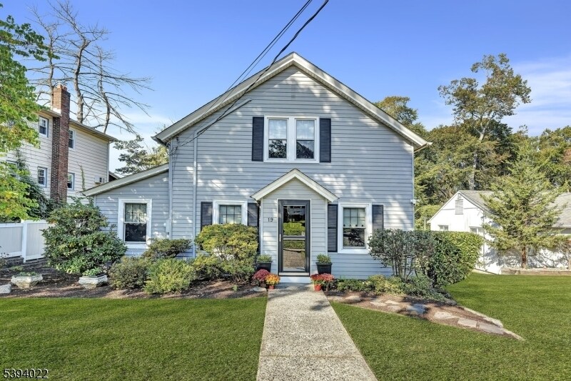 19 Forest Dr in Bloomfield, NJ - Building Photo