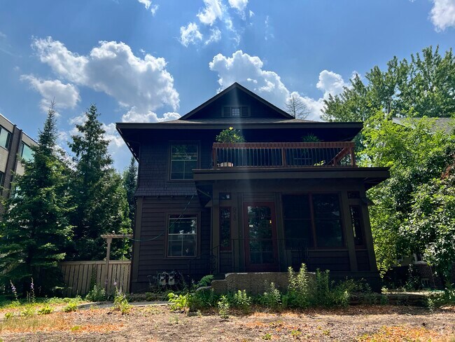 928 Franklin Ter, Unit Seward Duplex