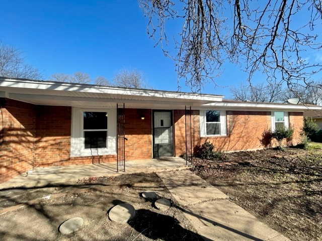 property at 913 Susan St