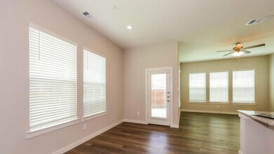 407 Thornton Ct in Saginaw, TX - Building Photo - Building Photo