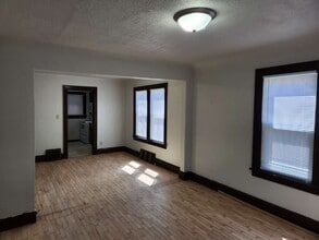 321 6th St in Menasha, WI - Building Photo - Building Photo