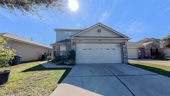 2843 Oakland Brook St in Houston, TX - Building Photo