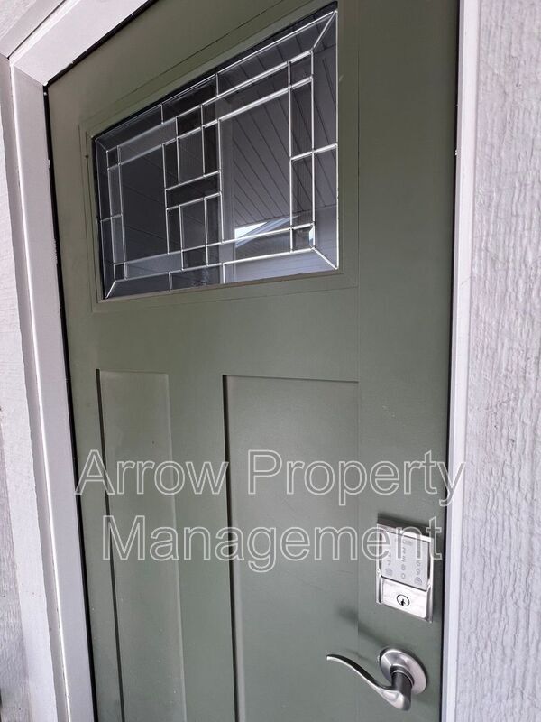 1161 Claude Rd in Grand Island, NE - Building Photo - Building Photo