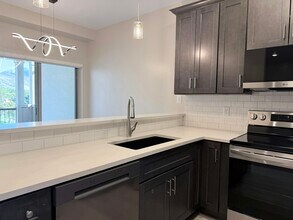 67 S Main St in Pleasant Grove, UT - Foto de edificio - Building Photo