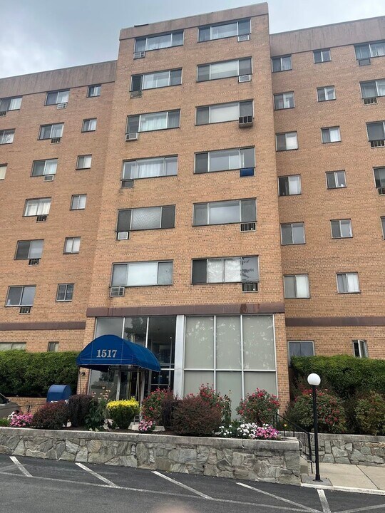 1517 Hill Rd in Reading, PA - Building Photo