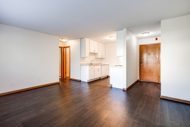 2300 Aldrich Ave S in Minneapolis, MN - Building Photo - Interior Photo