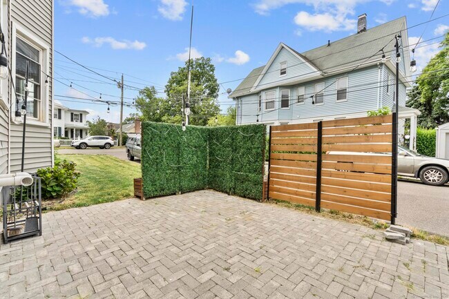 770 Stratford Ave in Stratford, CT - Building Photo - Building Photo