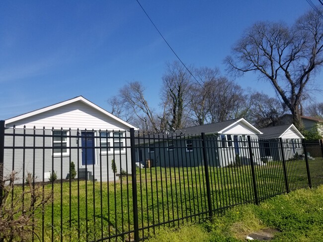 1732 17th Ave N in Nashville, TN - Building Photo - Building Photo