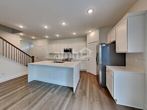 1364 Soapstone Rd in Dacula, GA - Foto de edificio - Building Photo