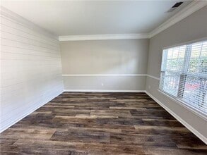 6135 Stillwood Ln in Cumming, GA - Foto de edificio - Building Photo