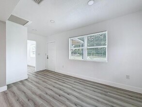 303 W Valencia St in Lakeland, FL - Building Photo - Building Photo